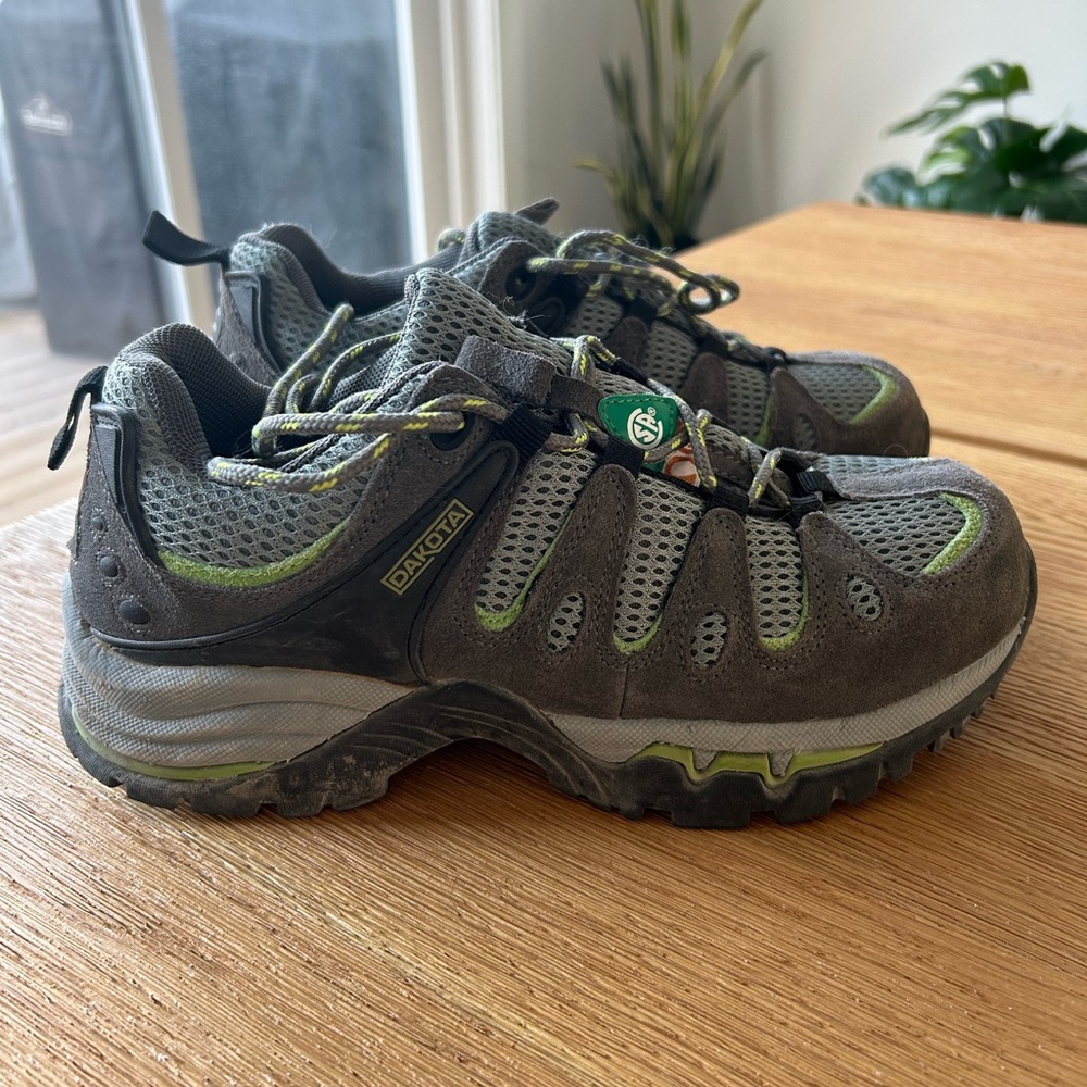 Women’s CSA approved Safety Shoe